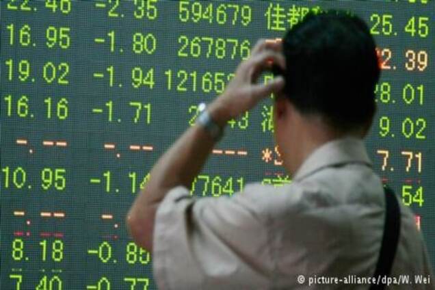 Китайські фондові біржі обвалилися на тлі падіння цін на нафту