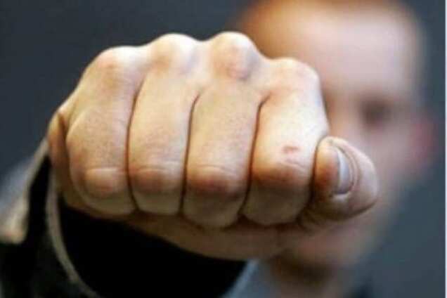 Киевская полиция разыскивает извращенца, который изнасиловал школьницу