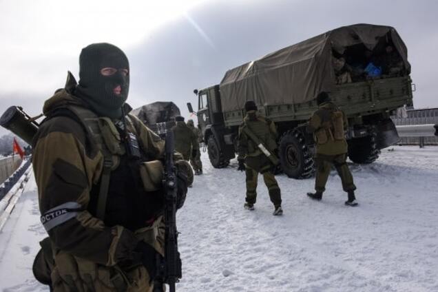 Под Донецком слышны мощные артиллерийские взрывы: опубликовано видео