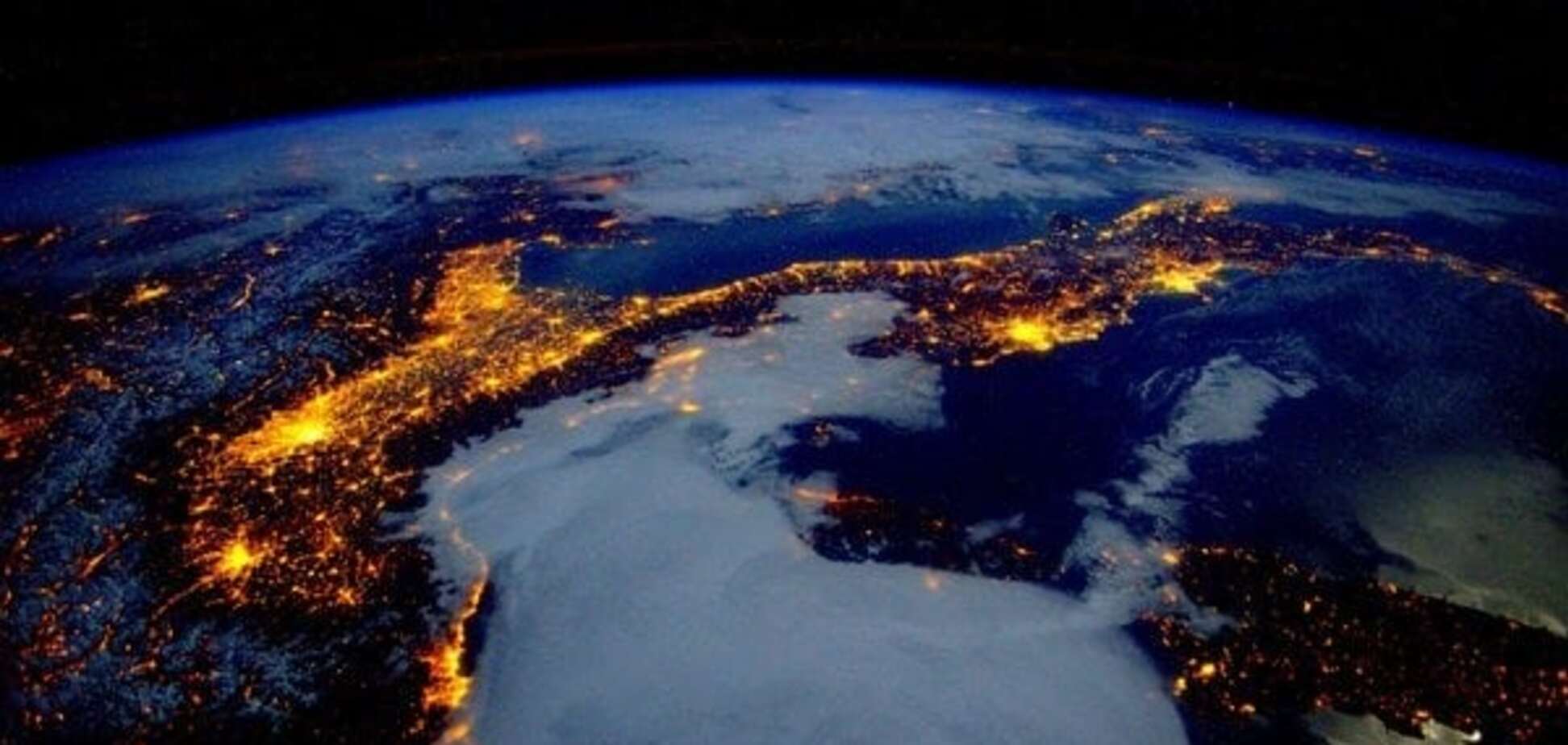 Астронавт показав нічну Італію з космосу: дивовижне фото