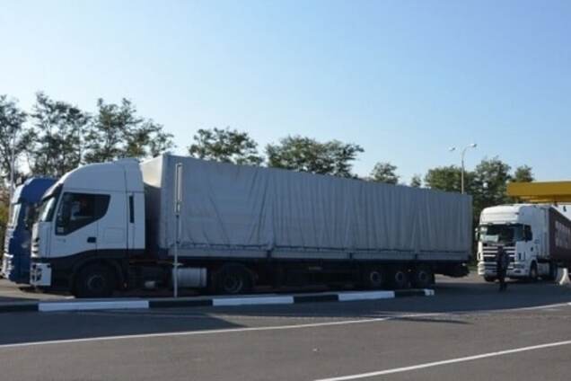 Польша пригрозила закрыть границы для грузовиков из России