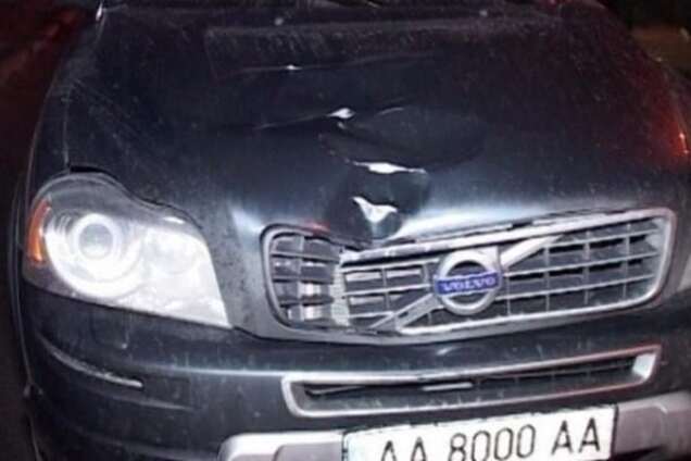 Отпечатки пальцев и прослушка: правозащитник рассказал о ДТП с авто Омельченко