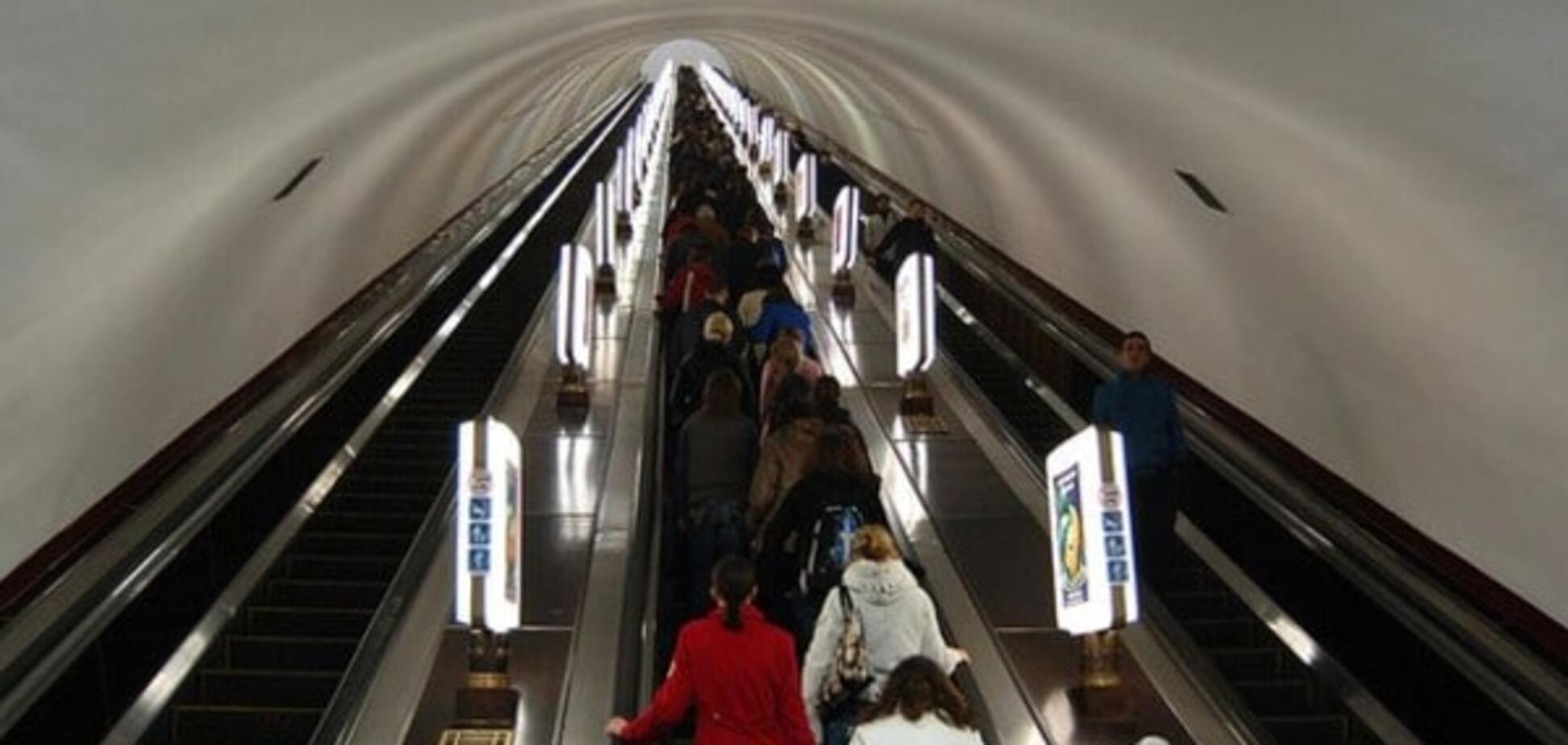 Хулиганы: в киевском метро орудуют 'отключатели эскалатора'
