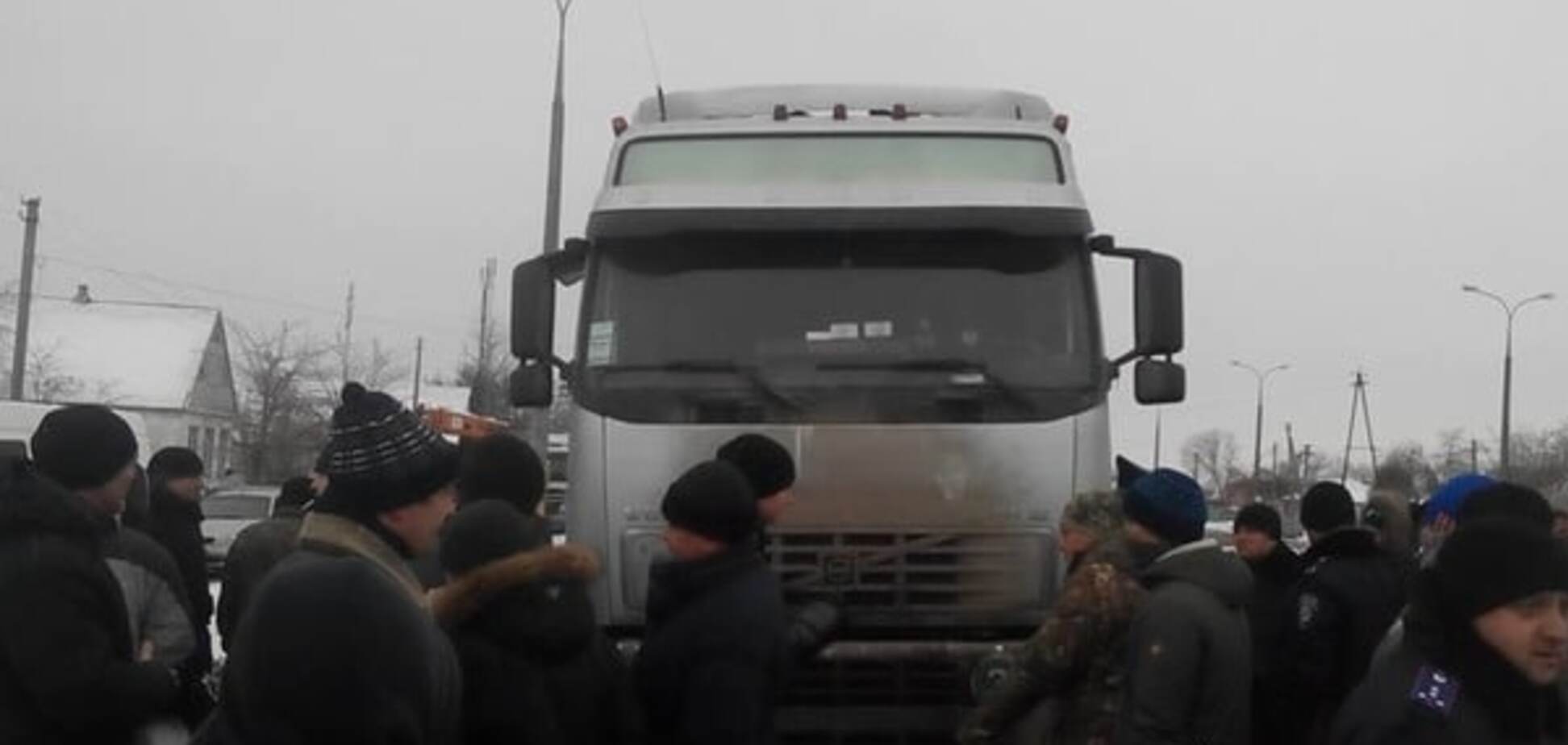 Бунт в Новомосковске: активисты перекрыли трассу Днепропетровск-Донецк из-за 'договорняков' в горсовете