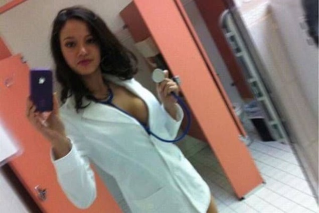 Лечат смехом: опубликованы смешные фото из жизни врачей