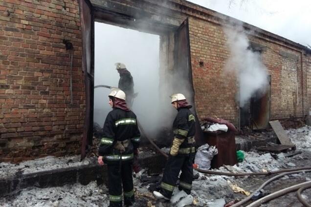 У Києві ледь не вибухнув палаючий склад: подробиці НП