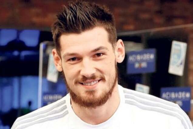 Вратарь сборной Украины ошарашил турков своим поступком