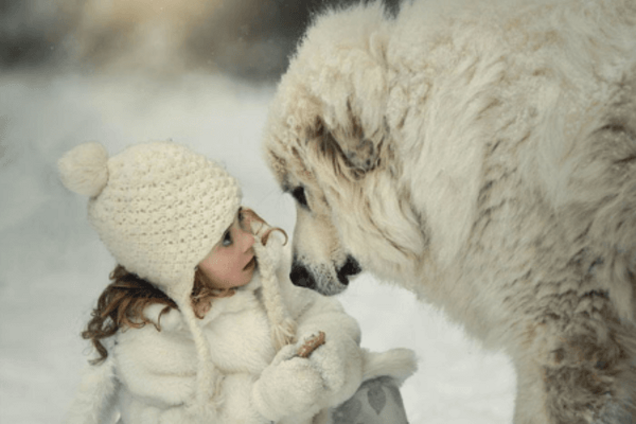 Кращий друг: неймовірно зворушливі фото дітей з собаками