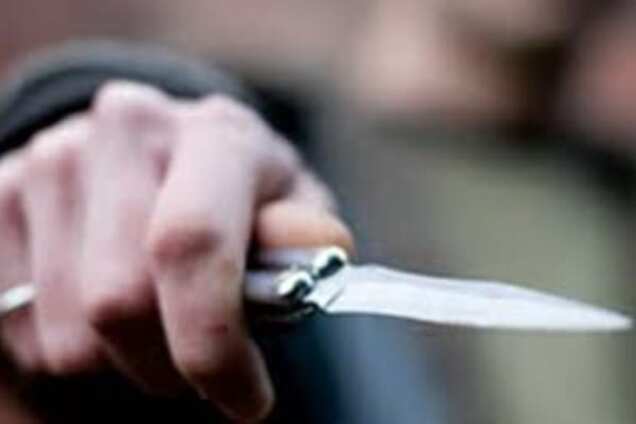 В Киеве квартирные налетчики ранили свидетеля ножом и скрылись: ведутся поиски