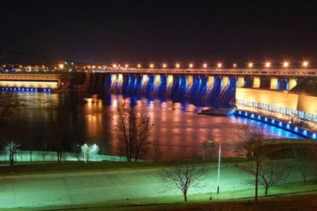 Авария в Запорожье парализовала движение на плотине ДнепроГЭС