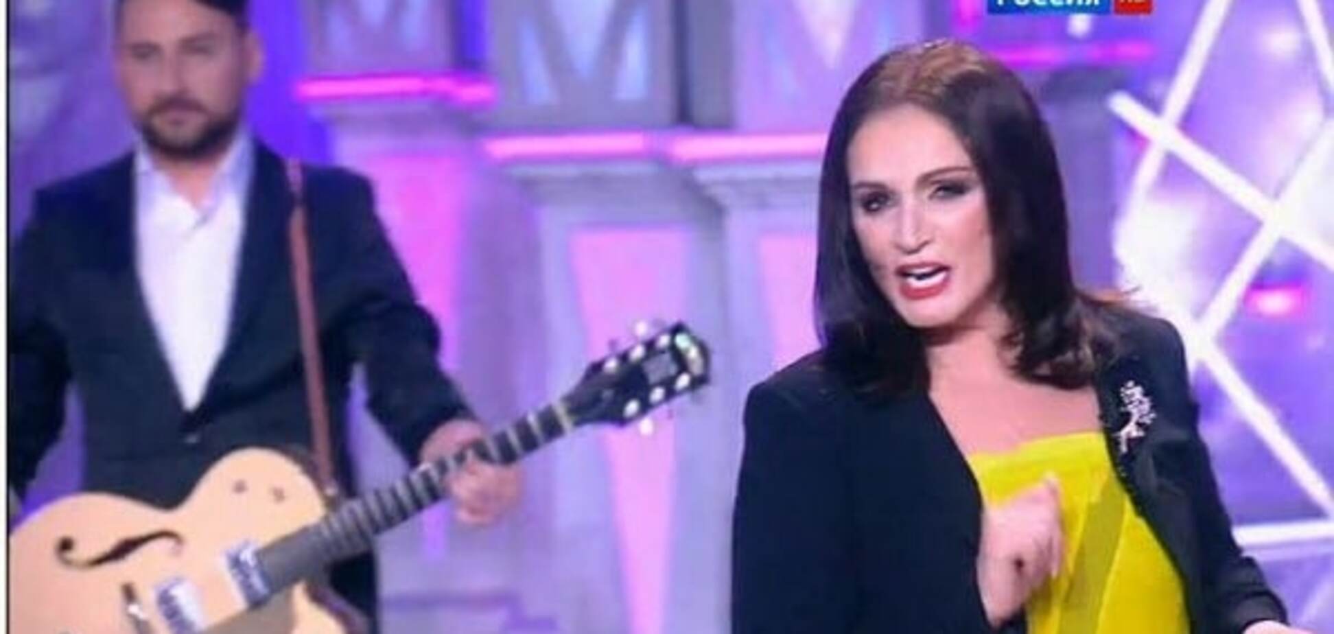 И вашим, и нашим: Ротару в соцсети осудили за участие в российском новогоднем 'огоньке'