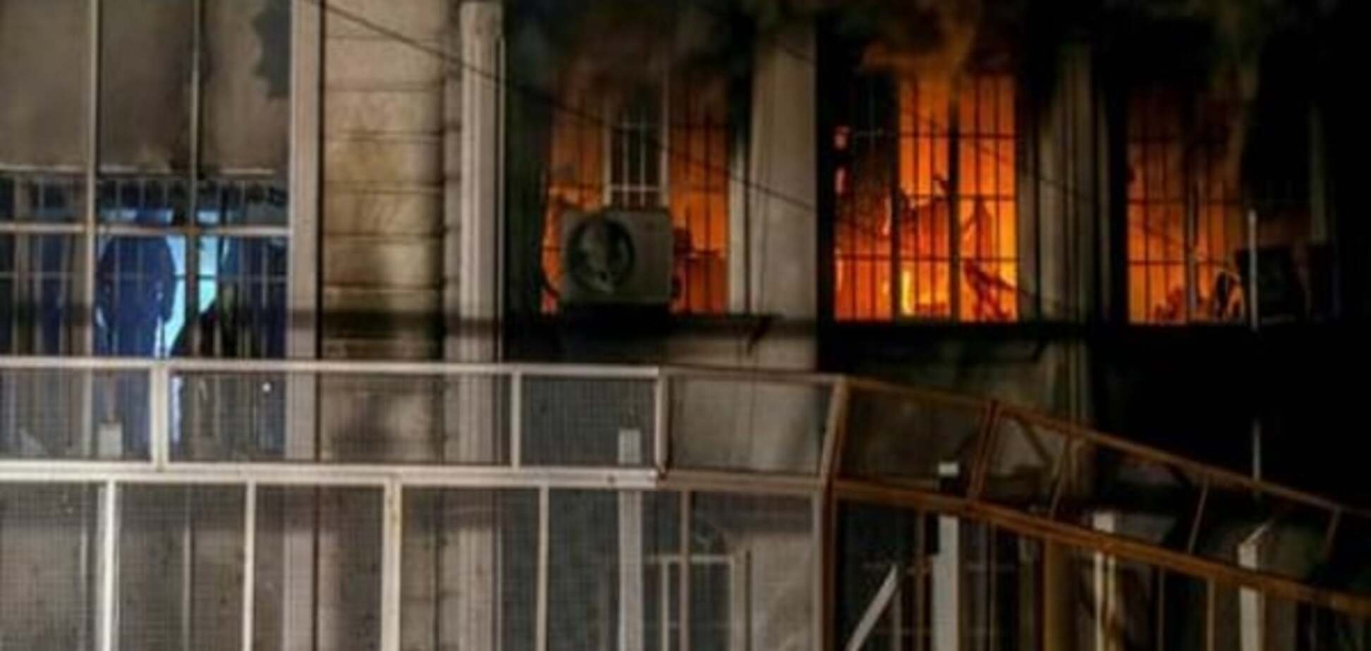 Протестувальники підпалили посольство Саудівської Аравії в Тегерані