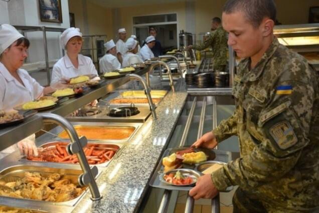 Полторак рассказал, как будут кормить украинских бойцов