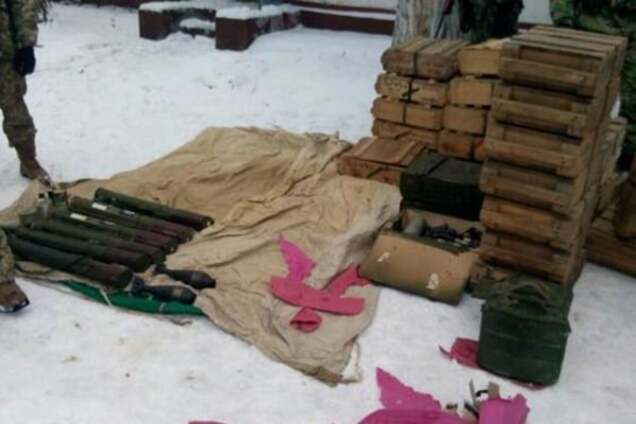 В Донецкой области нашли огромное хранилище боеприпасов 'ДНР'. Фотофакт