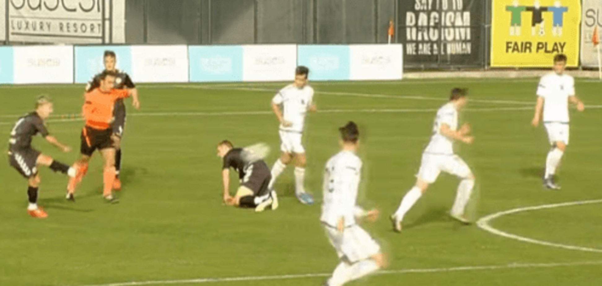 Підловив. Німецький футболіст забив приголомшливий гол з 60 метрів: відео шедевра