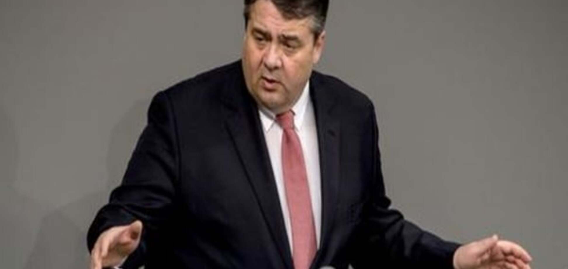 Віце-канцлер ФРН розкритикував правих популістів за вимогу стріляти в біженців на кордоні