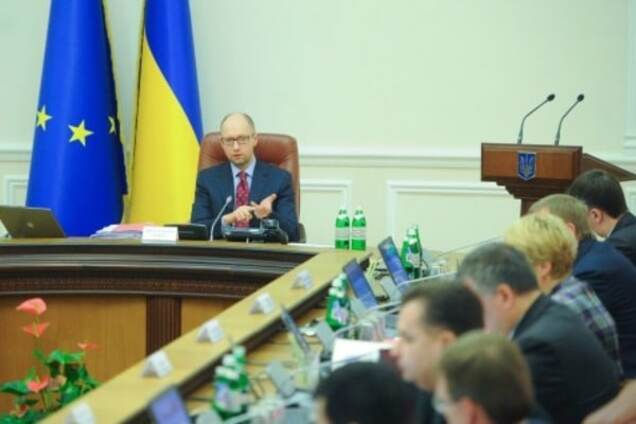 Журналіст пояснив, як Кабмін створив корупційну годівницю при Міноборони