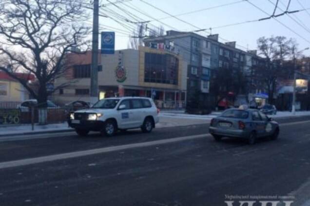 В Мариуполе машина ОБСЕ протаранила такси: фотофакт