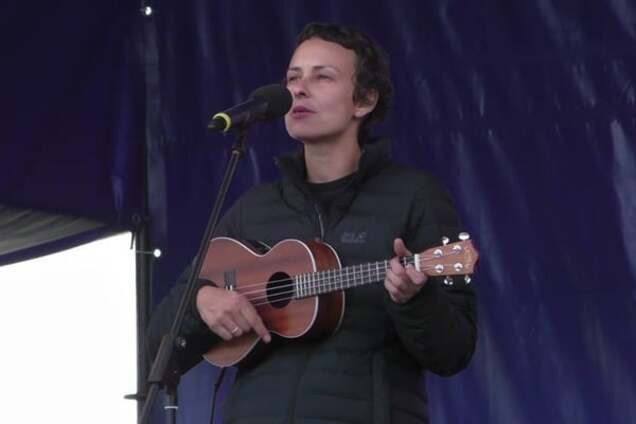 Из Луганска в Сирию: Чичерина выступила на российской авиабазе