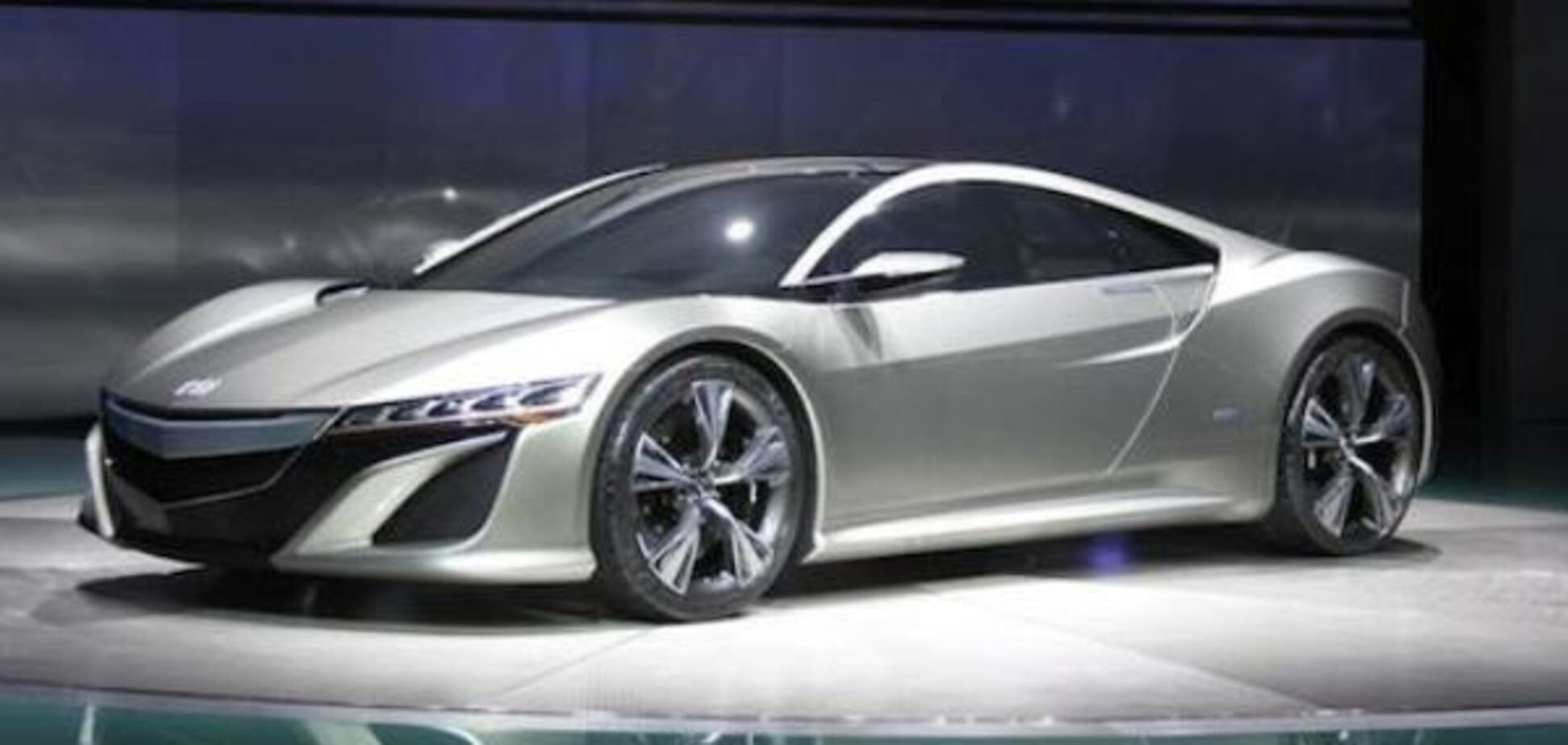 Эксперты назвали самый ожидаемый автомобиль 2016 года