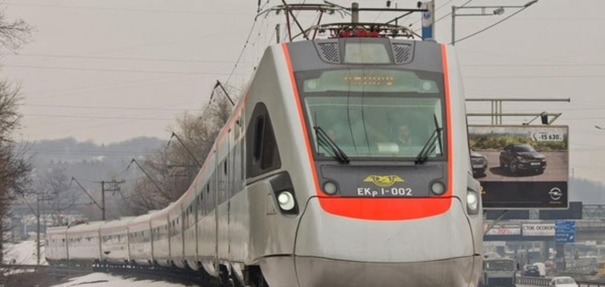 Быстрый и удобный: поезд 'Интерсити+' снова сломался в пути, пассажиры мерзнут