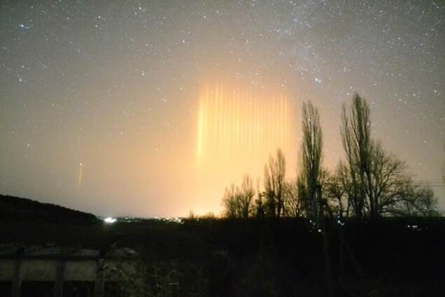 Вместо энергомоста: в Симферополе любовались 'световыми столбами'