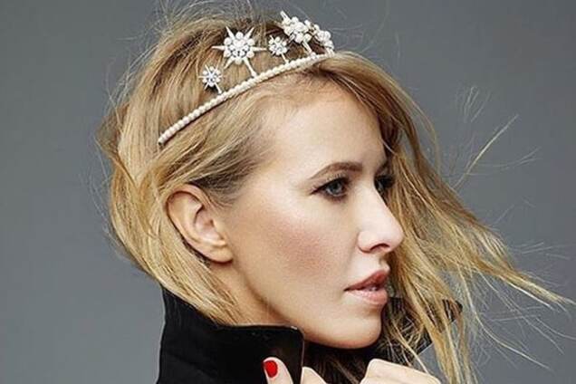 Собчак выложила снимок с моря в интересной позе: фотофакт