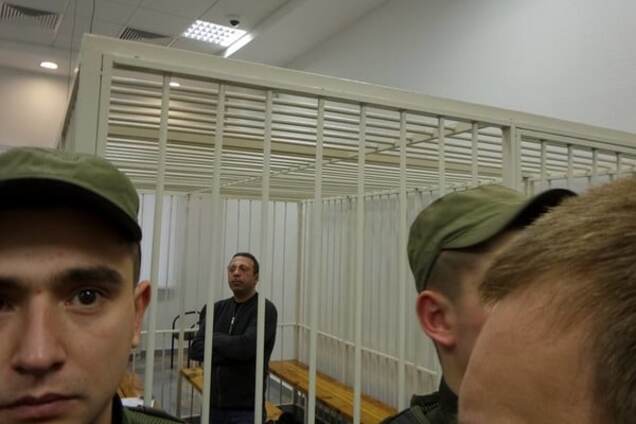 Корбана привезли в суд: опубликованы фото