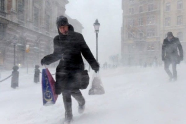 Вантажівкам закрили в'їзд в Одесу через потужний снігопад