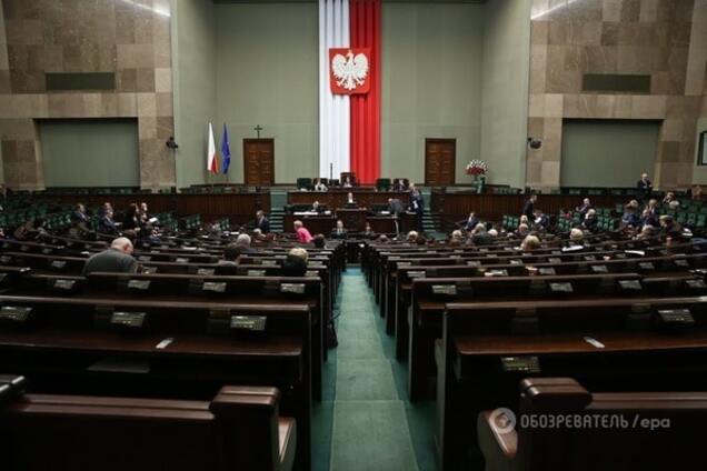 Єврокомісія зібралася 'перекрити кисень' Польщі через закон про ЗМІ