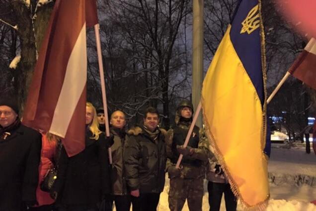Латвийцы вместе с украинцами выступили против агрессии Путина: опубликованы фото