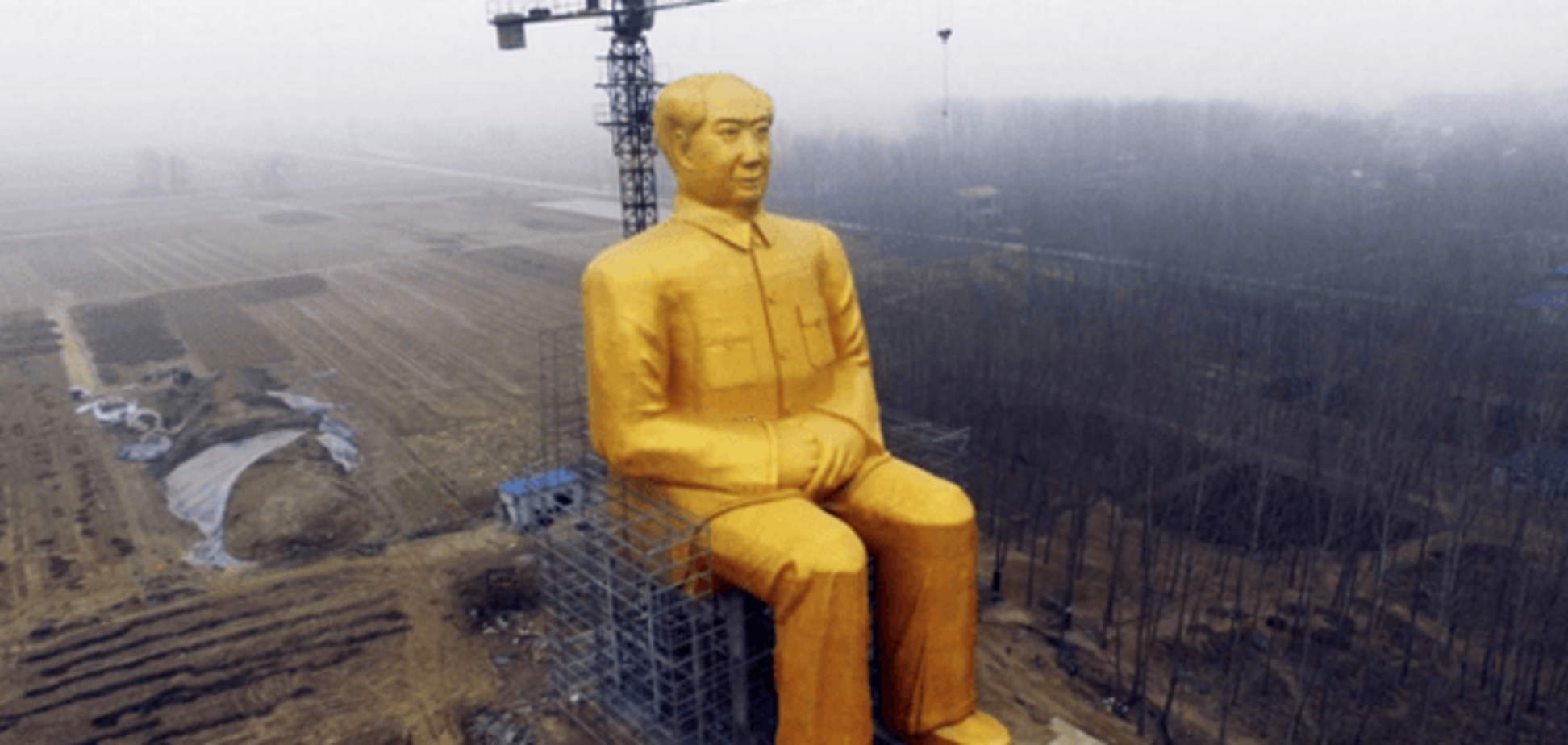 У Китаї встановили позолочену статую Мао Цзедуна заввишки в 16-поверховий будинок