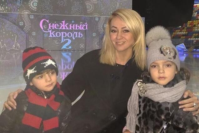 Пока папа в Америке: Рудковская приютила детей Киркорова