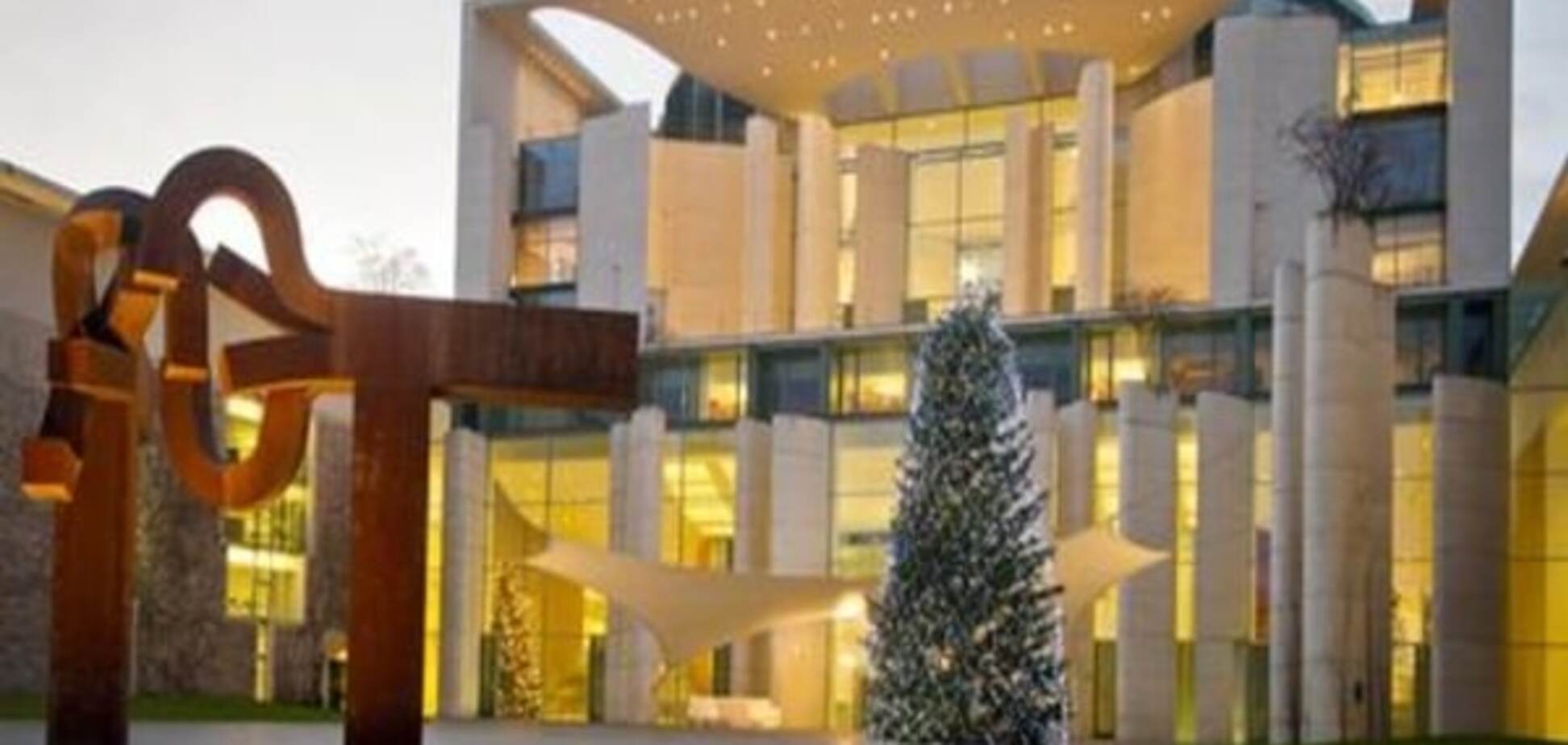 У знайденій біля відомства канцлерки посилці не виявлено нічого небезпечного