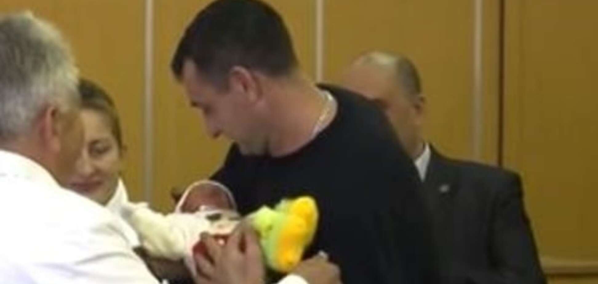 У Донецьку новонароджених трійнят назвали на честь 'ДНР': відеофакт