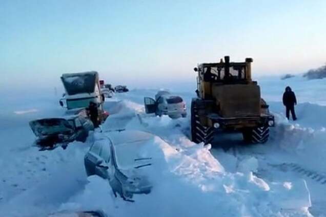 Блогер рассказал, почему россияне надеются только на Бога и Путина