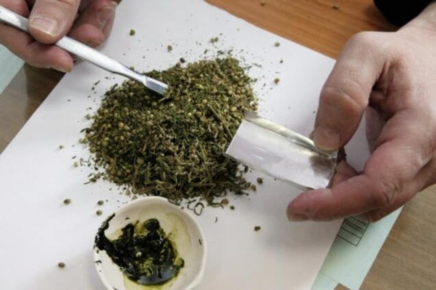 Канадських парламентарів пригостили марихуаною