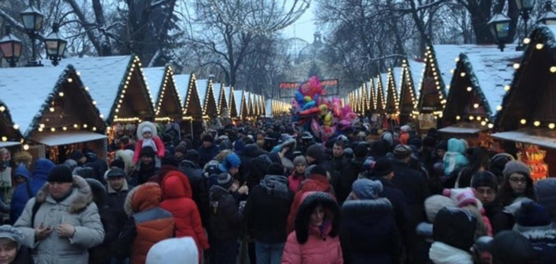 У террористов невесело: журналист сравнил Рождество во Львове и на Донбассе