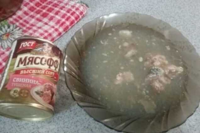 Импортозаместили: в Крыму продают российскую 'тушенку' без мяса. Фотофакт