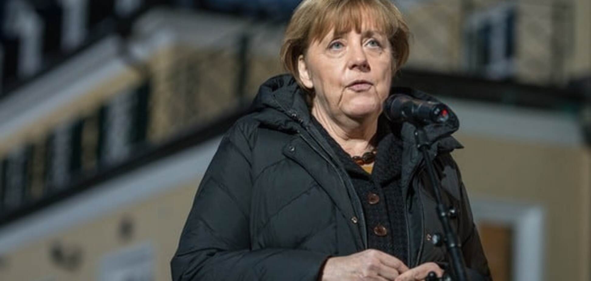 Нападения на женщин в Кельне: мигранты 'прикрылись' Меркель