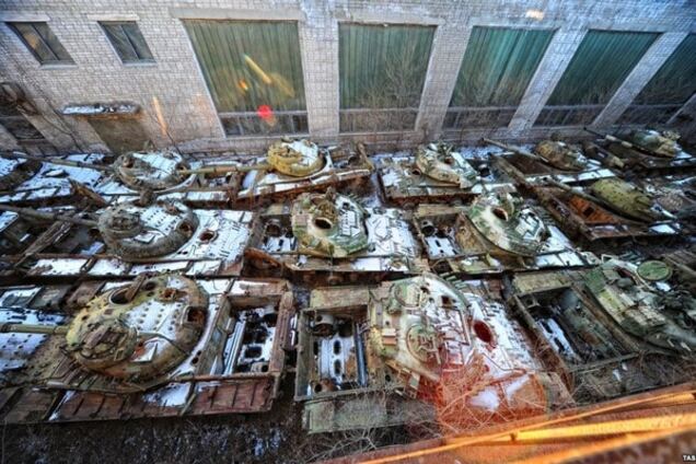 Безлюдные пустоши и мистические постройки: опубликованы фотографии городов и поселков-призраков