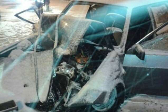 В Харькове пьяный водитель пошел на таран снегоуборщика: есть жертвы