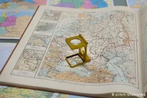 Крым в полоску: эксперты рассказали, зачем картографы "отдают" полуостров то Киеву, то Москве