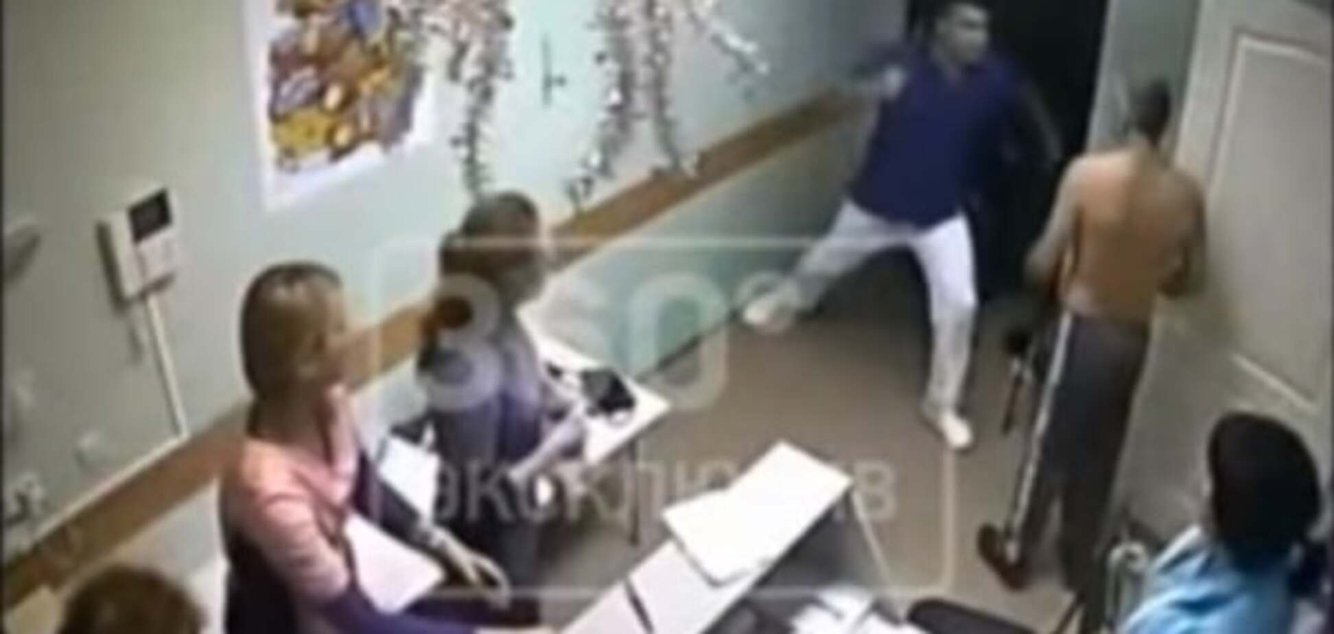 ЗМІ: у Росії лікар одним ударом вбив пацієнта - відео 18+