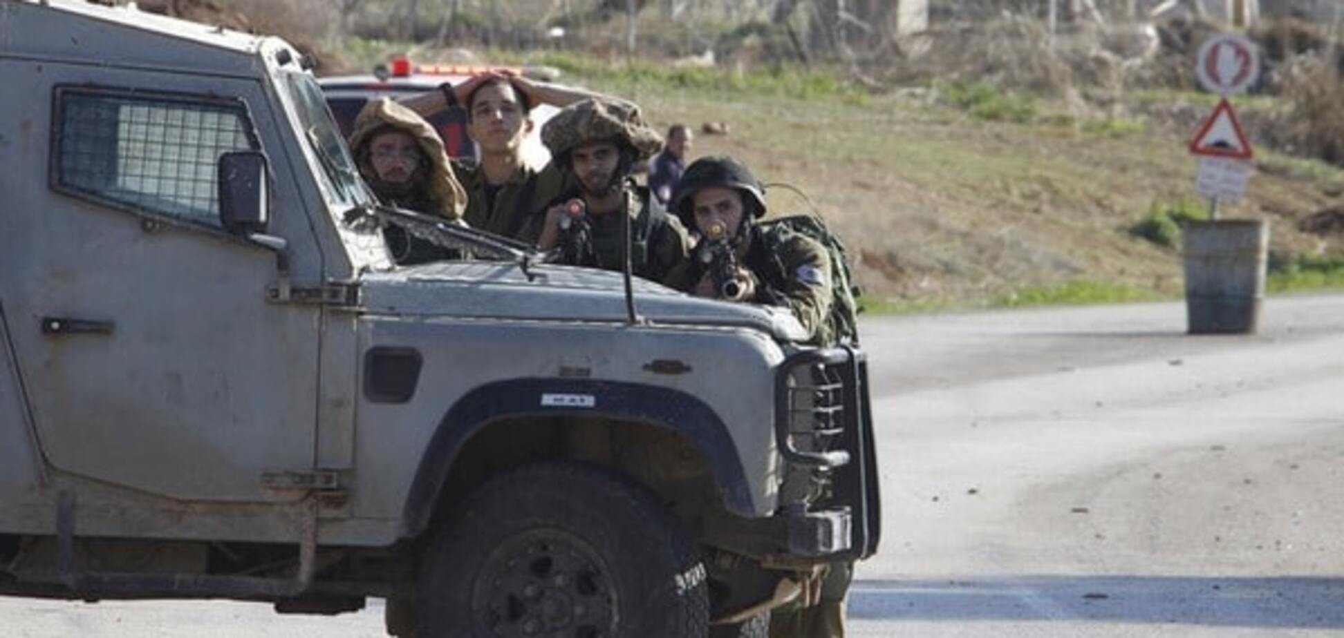 В Израиле двое арабов с ножами атаковали блокпост с военными 