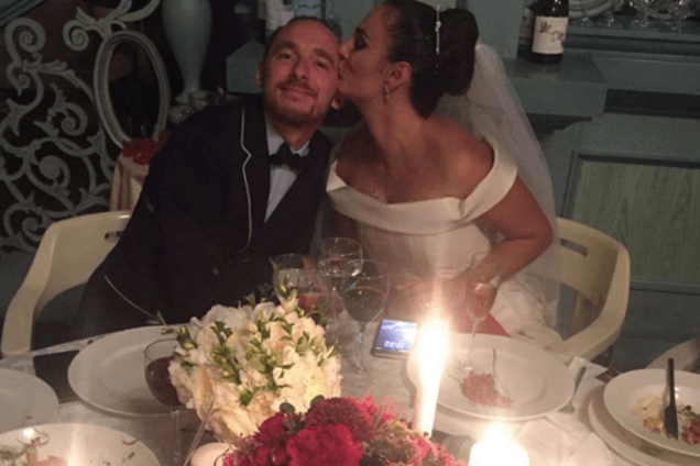 Елена Ваенга с мужем и гостями