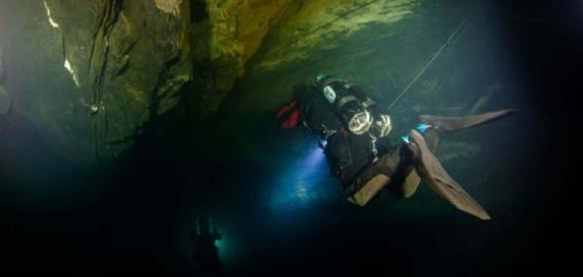 Подводная пещера