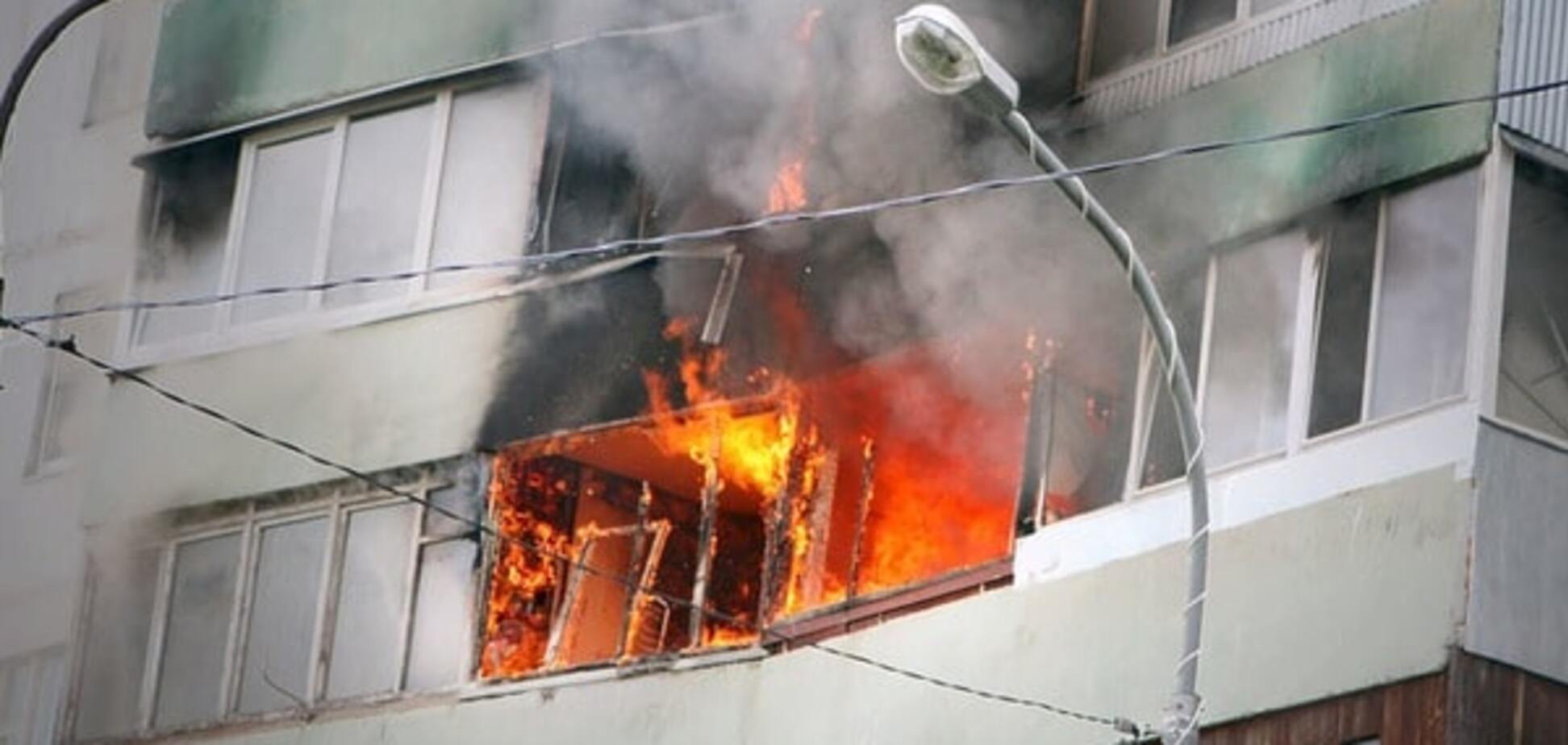 В Запорожье спасли человека из горящей квартиры
