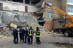 обвал в школе