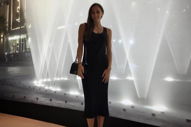 Ризатдинова похвасталась новым платьем с роскошным декольте: фото гимнастки